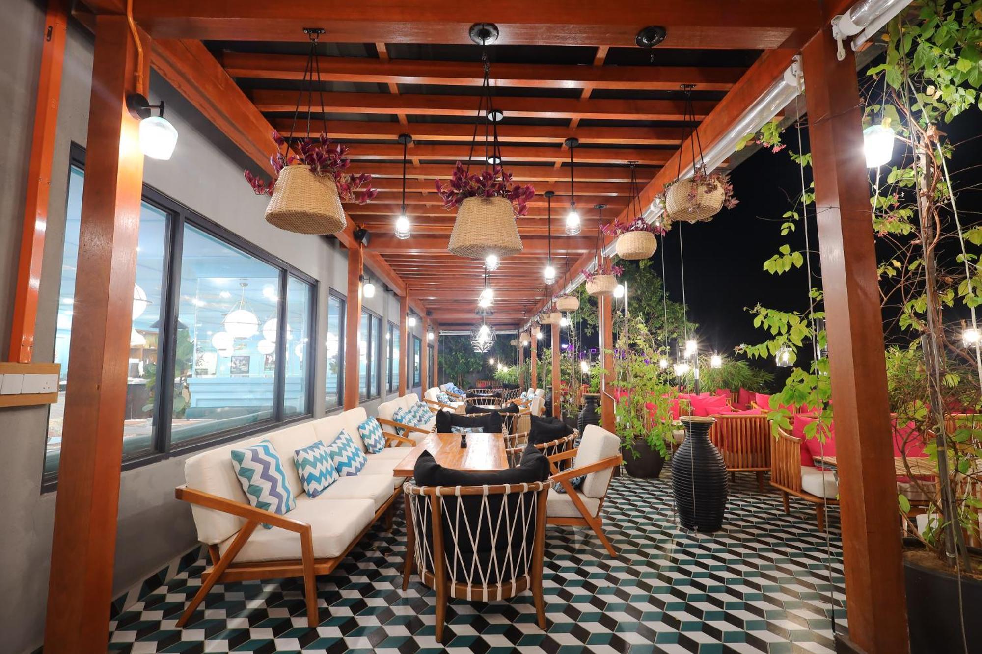 The Riyaz Lavanya Langkawi Pantai Cenang  Kültér fotó The interior of the restaurant
