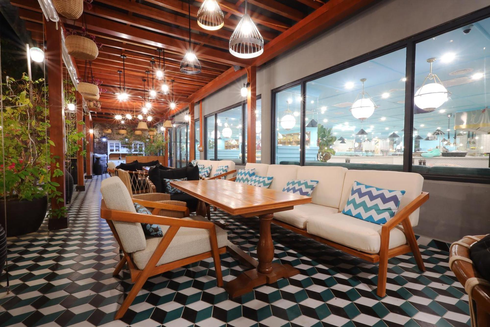 The Riyaz Lavanya Langkawi Pantai Cenang  Kültér fotó The interior of the restaurant