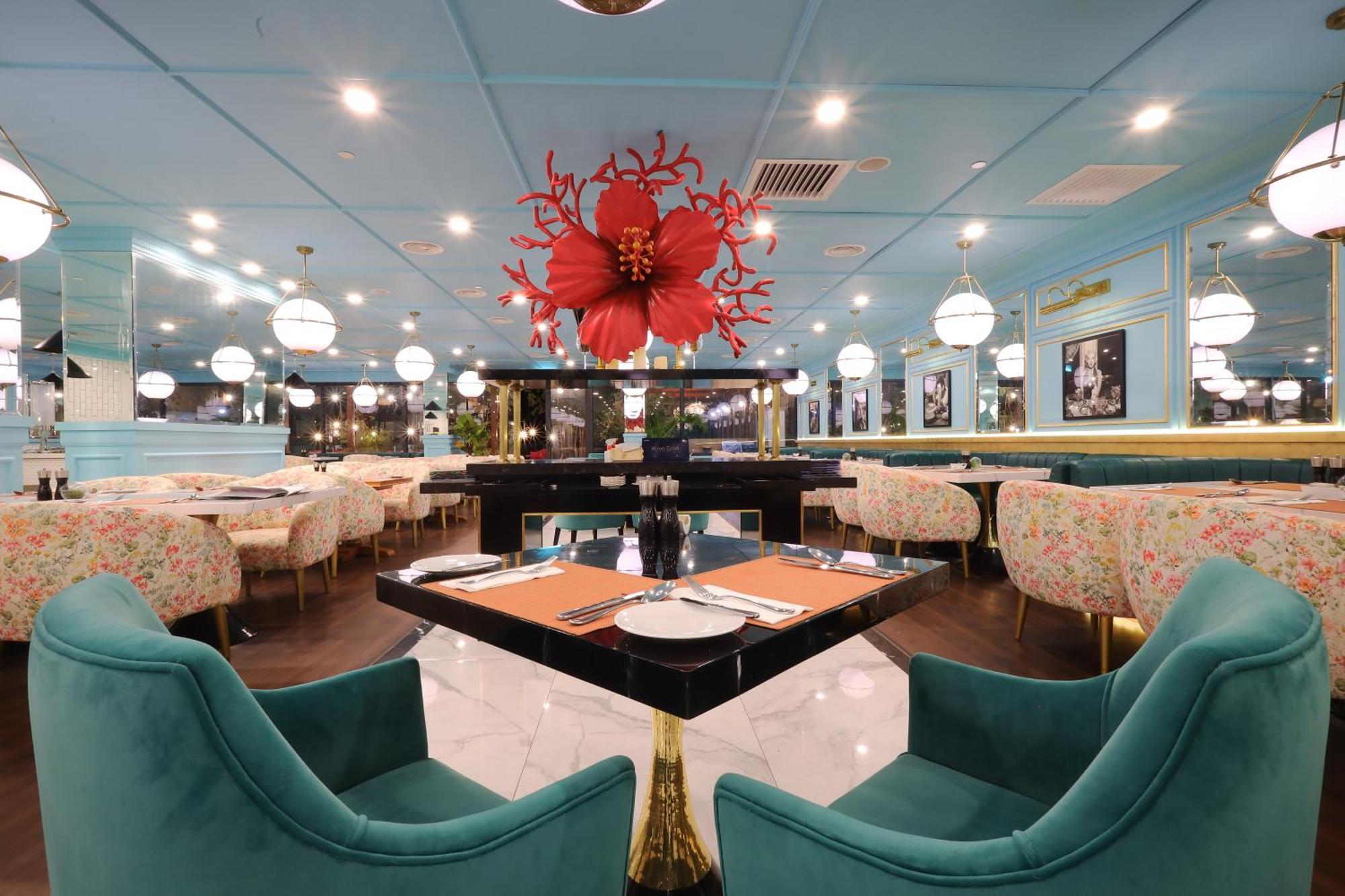 The Riyaz Lavanya Langkawi Pantai Cenang  Kültér fotó Interior of the restaurant